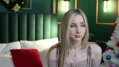 lirakink online show from December 18, 2:49 am