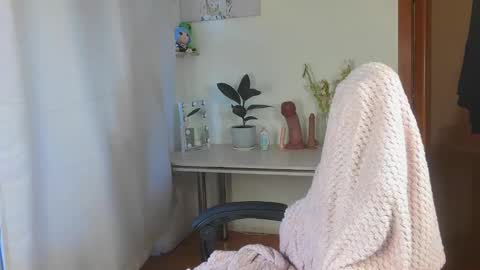 lirara online show from October 3, 11:59 am