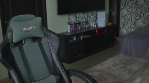 Lisa online show from October 20, 10:40 am