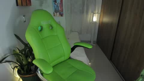 Lisa  online show from April 23, 10:55 am