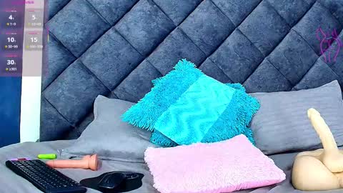 Snapshot of lisa_louis chatting on October 11, 7:57 am lisa online show from October 11, 7:57 am
