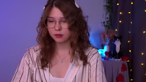  Lisa  online show from December 4, 7:47 pm