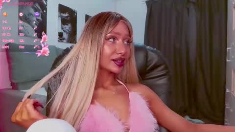 Lisa online show from February 11, 6:20 pm