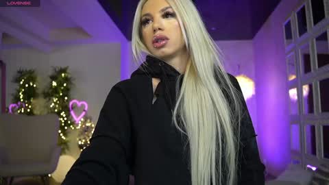 onlyfans-lisaakira instagram-lisaakira9  twitter-lisaakira4 online show from January 6, 7:01 am