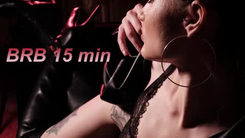 Lisa Moore online show from February 5, 7:00 am