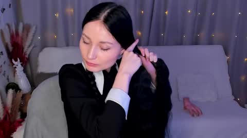 Lisa Moore online show from February 13, 10:43 pm