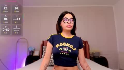 Snapshot of lisaraee chatting on October 20, 4:26 am Lisa online show from October 20, 4:26 am