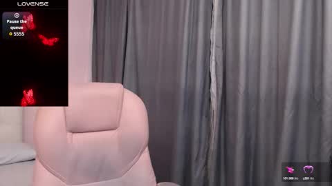 Snapshot of liss_black chatting on October 1, 3:44 am Andrea online show from October 1, 3:44 am