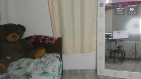 lissa_petitee online show from November 20, 9:54 am