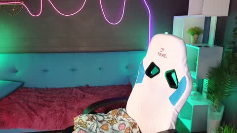 Lena online show from December 4, 1:03 am