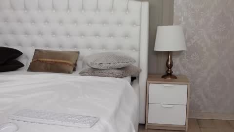 Snapshot of little__iris chatting on September 24, 4:44 am Iris online show from September 24, 4:44 am