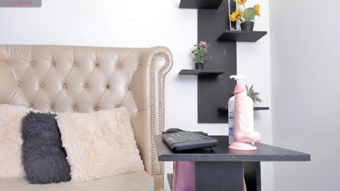 LUCY  online show from February 18, 3:21 am