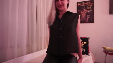 Snapshot of little_heart_andreea chatting on January 30, 10:41 pm little_heart_andreea online show from January 30, 10:41 pm
