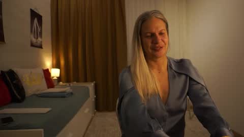 Snapshot of little_heart_andreea chatting on October 20, 8:45 pm little_heart_andreea online show from October 20, 8:45 pm