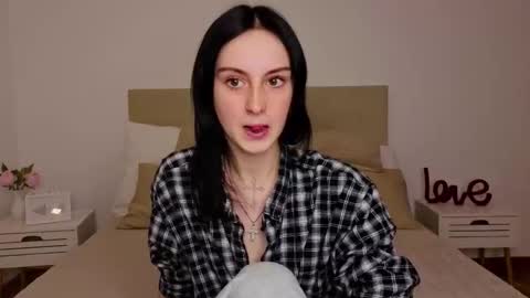 Snapshot of little_mollee chatting on October 15, 12:24 am little_mollee online show from October 15, 12:24 am