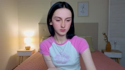Snapshot of little_mollee chatting on October 5, 8:25 pm little_mollee online show from October 5, 8:25 pm