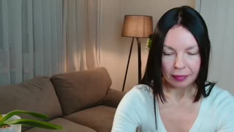 Nicole online show from December 5, 6:42 pm