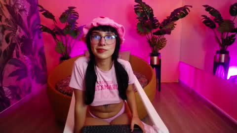 Paulette online show from October 28, 2:01 pm