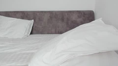 Snapshot of little_red_diamond chatting on March 12, 6:29 am hey im anna online show from March 12, 6:29 am