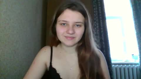 little_shygirl_ online show from February 2, 6:59 am