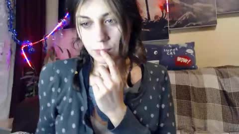 Snapshot of littlehappines chatting on January 19, 2:28 pm littlehappines online show from January 19, 2:28 pm