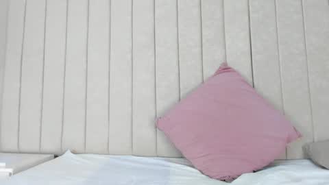 im olivia IG littleolivia01 online show from February 5, 1:00 pm