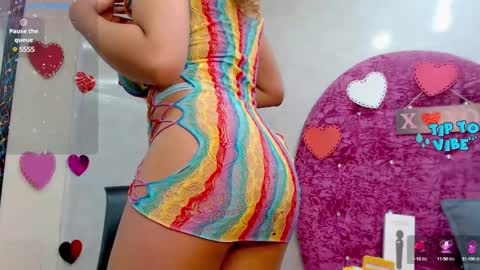 Snapshot of litzy_curly chatting on March 6, 3:45 pm Litzy online show from March 6, 3:45 pm