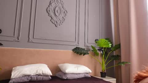 Liv 3 online show from April 17, 1:46 pm