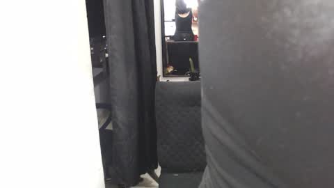 Snapshot of liza_thurner chatting on December 19, 12:24 am Liza Thurner online show from December 19, 12:24 am