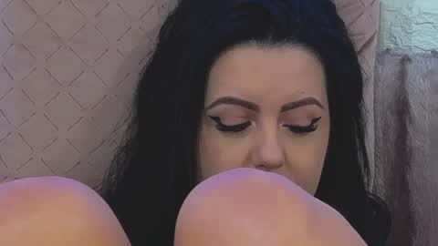 Snapshot of lizasunshine__ chatting on December 2, 7:10 am lizasunshine__ online show from December 2, 7:10 am