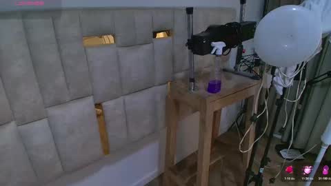 Snapshot of lizz_tender chatting on October 20, 11:57 am Lizz online show from October 20, 11:57 am