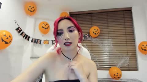 Snapshot of lizzdoux chatting on October 31, 1:07 am lizzdoux online show from October 31, 1:07 am