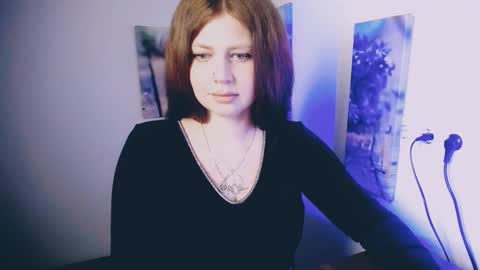 Lizzy3 online show from April 16, 7:02 pm