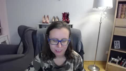 Snapshot of lizzy_sparkle chatting on October 8, 5:12 am Lizzy online show from October 8, 5:12 am