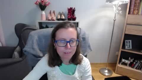 Snapshot of lizzy_sparkle chatting on October 1, 5:23 am Lizzy online show from October 1, 5:23 am
