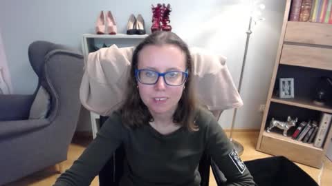 Snapshot of lizzy_sparkle chatting on October 14, 4:48 am Lizzy online show from October 14, 4:48 am