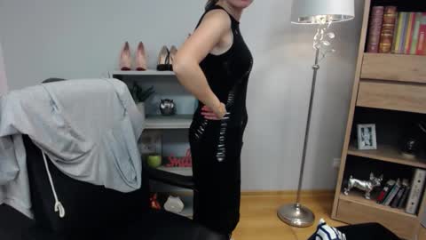 Snapshot of lizzy_sparkle chatting on October 17, 5:54 am Lizzy online show from October 17, 5:54 am