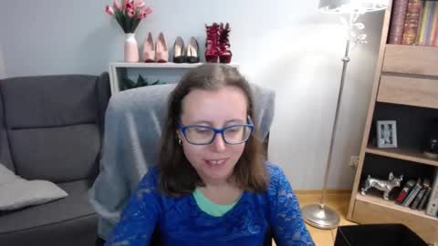 Snapshot of lizzy_sparkle chatting on September 29, 4:28 am Lizzy online show from September 29, 4:28 am
