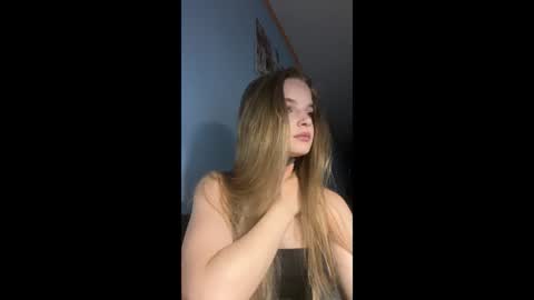 Melissa online show from July 22, 8:32 pm