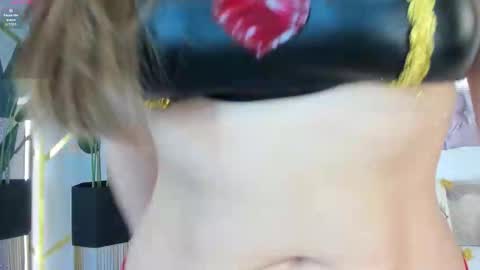 lola_saenz__ online show from January 15, 12:44 pm