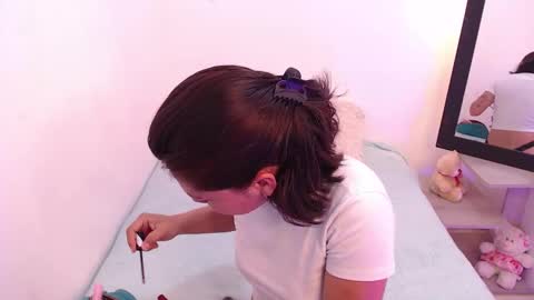 lolaandcamille online show from December 1, 11:03 am