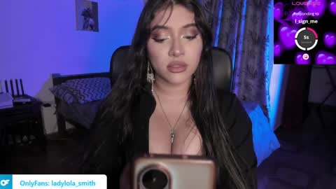 lolaasmith_21 online show from December 15, 11:53 pm