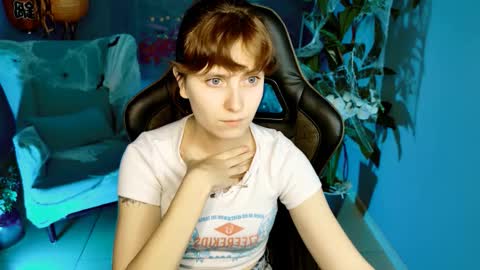 Snapshot of lolaasmus chatting on October 23, 5:46 am I consider myself the god Loki but life just calls me LOL online show from October 23, 5:46 am