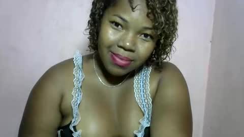 Lolahottie12 online show from December 17, 6:34 pm
