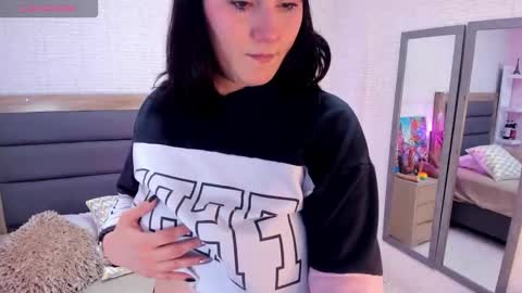 LOLA online show from February 3, 3:26 am