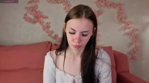 Lola online show from November 18, 9:32 am