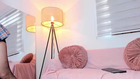 Lolly  online show from April 29, 10:15 pm