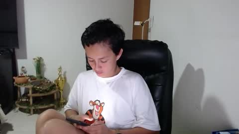 Snapshot of look_my_cam chatting on October 29, 11:29 pm lucy online show from October 29, 11:29 pm