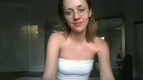 Snapshot of looking444love888 chatting on September 9, 10:53 pm Elanor online show from September 9, 10:53 pm