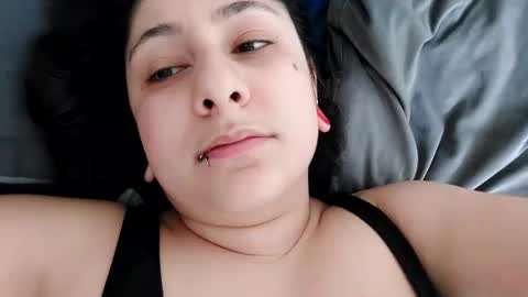 loolaunshaved online show from February 13, 10:39 am